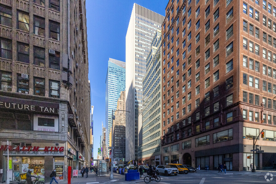 1411 Broadway, New York, NY for lease - Building Photo - Image 1 of 18