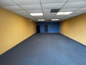 120-158 E Irving Park Rd, Wood Dale, IL for lease Interior Photo- Image 2 of 4