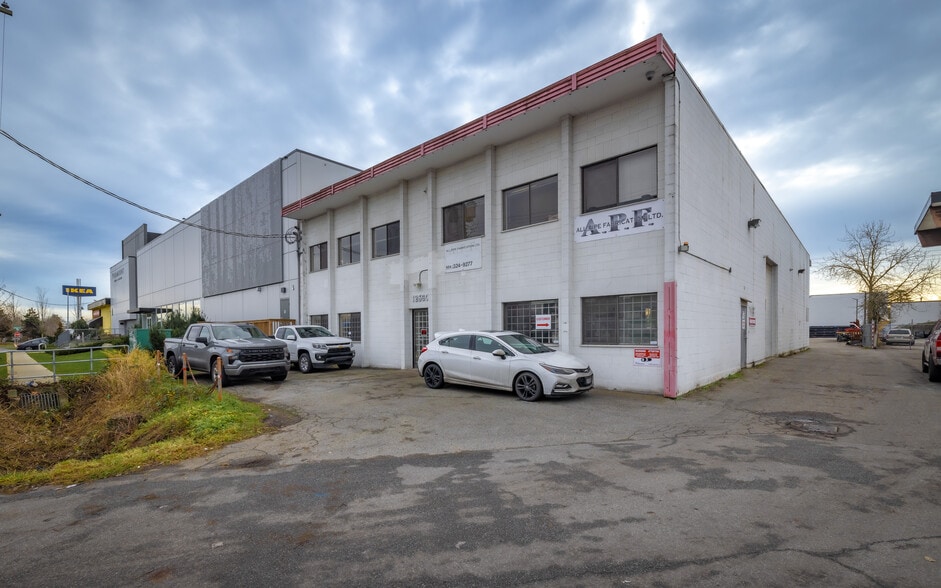 12560 Vickers Way, Richmond, BC for lease - Building Photo - Image 3 of 4