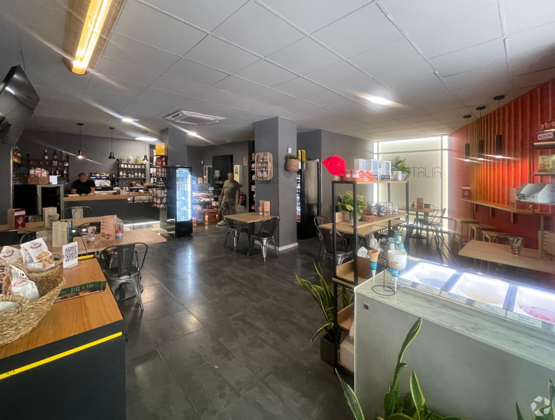 Retail in Madrid, Madrid for lease Interior Photo- Image 1 of 3