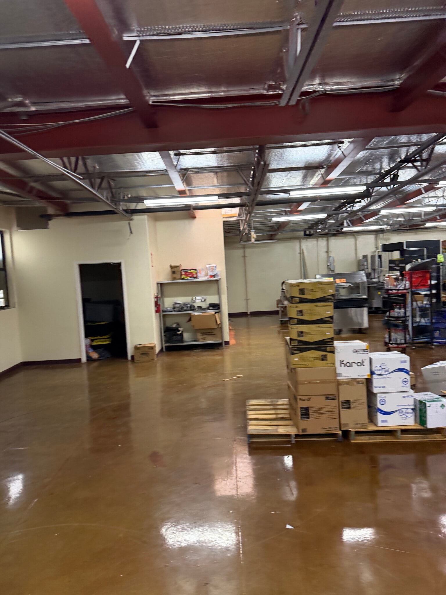 9020 Long Beach Blvd, South Gate, CA for lease Interior Photo- Image 1 of 10