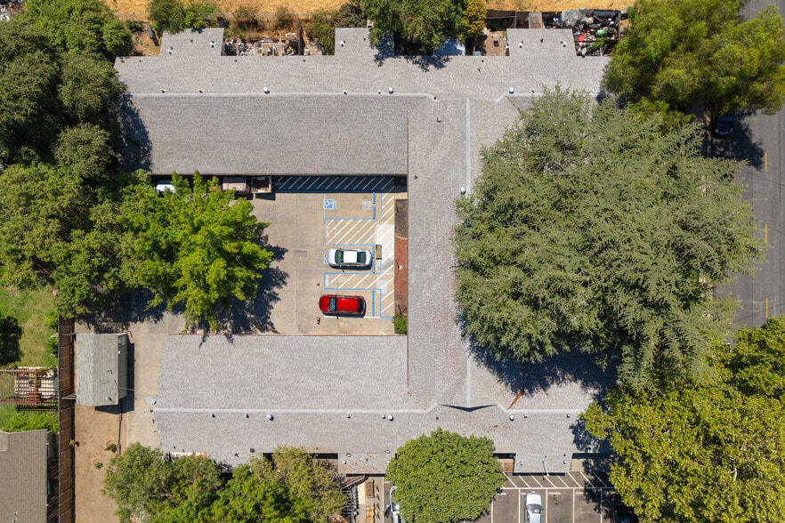 1617-1621 Lisbon Ave, West Sacramento, CA for sale - Building Photo - Image 2 of 11