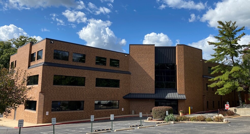 12166 Old Big Bend Rd, Kirkwood, MO for lease - Building Photo - Image 2 of 8