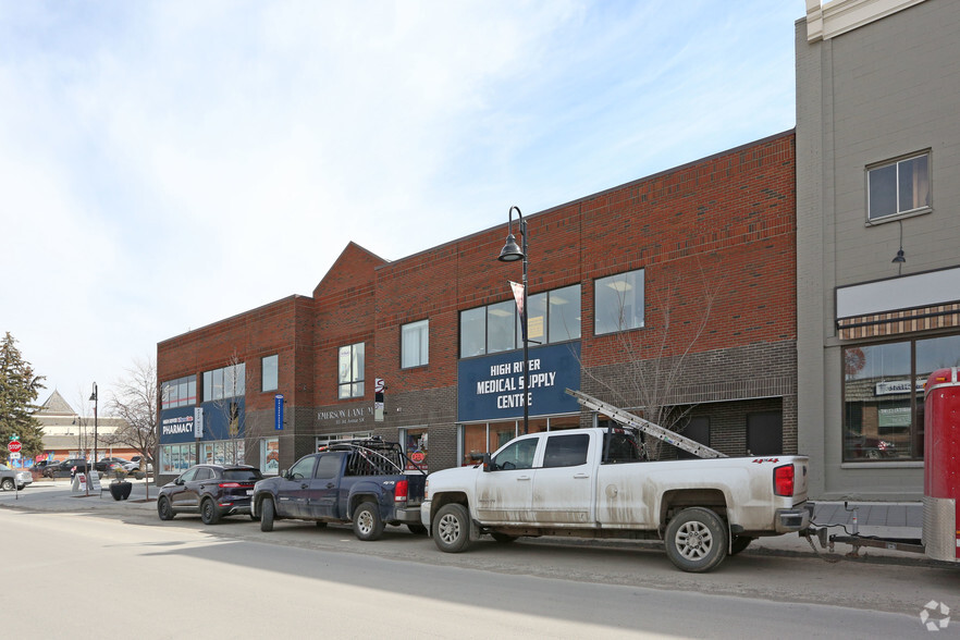 103 3rd Ave W, High River, AB for lease - Building Photo - Image 2 of 11