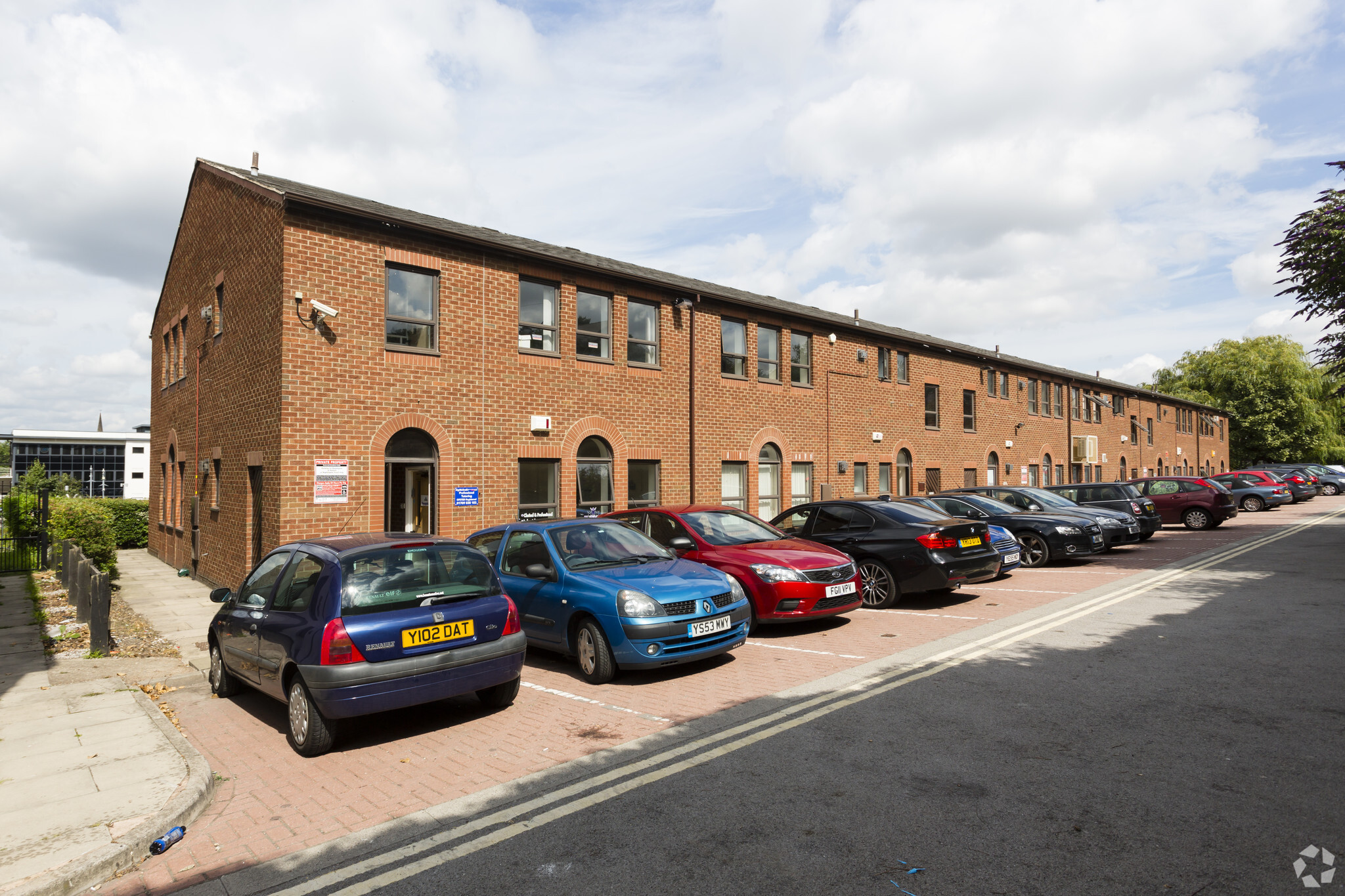 Nightingale Clos, Rotherham for lease Primary Photo- Image 1 of 9