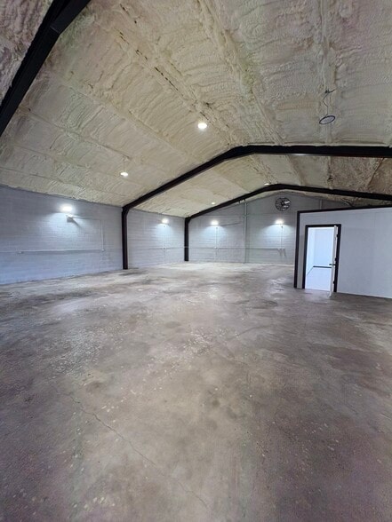 6251 Griggs Rd, Houston, TX for sale - Interior Photo - Image 2 of 14