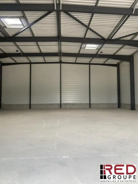 Industrial in Signes for lease - Building Photo - Image 2 of 5