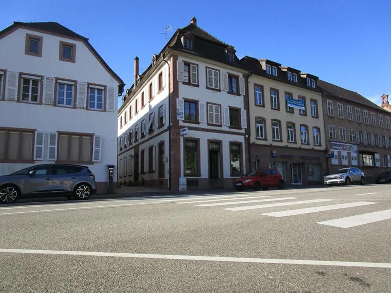 Retail in Haguenau for lease - Building Photo - Image 1 of 15
