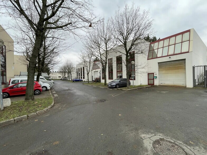 42 Rue Du 8 Mai 1945, Pierrefitte-sur-Seine for lease - Building Photo - Image 1 of 6