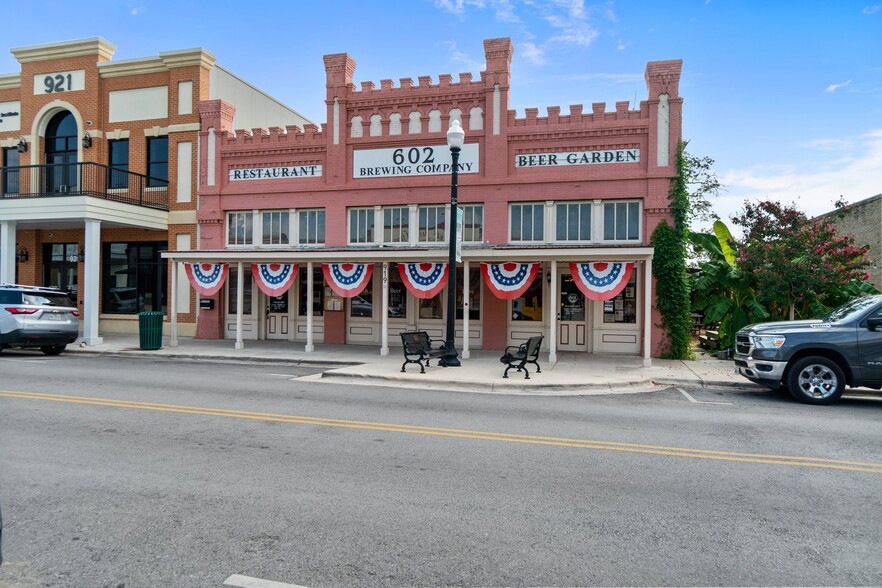 919 Main St, Bastrop, TX for sale - Building Photo - Image 1 of 1