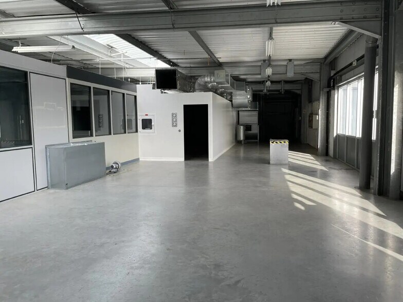 Flex in Le Plessis-Bouchard for sale - Interior Photo - Image 1 of 16