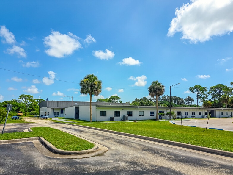5900 Tedder Rd, Fort Pierce, FL for sale - Building Photo - Image 2 of 39