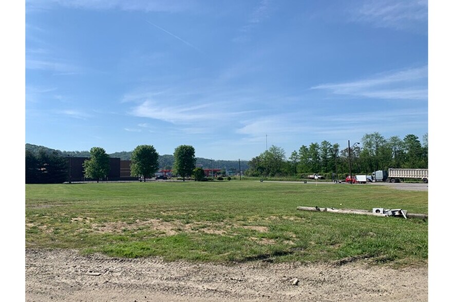 1620 Main St, Follansbee, WV for sale - Building Photo - Image 1 of 12