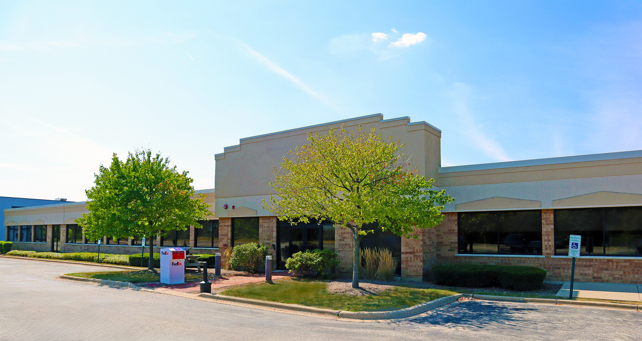 1075 Tri-State Parkway, Gurnee, IL for lease Building Photo- Image 1 of 3