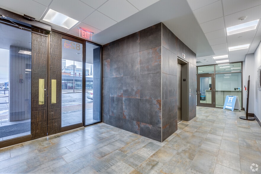 823 S Detroit Ave, Tulsa, OK for sale - Lobby - Image 3 of 6