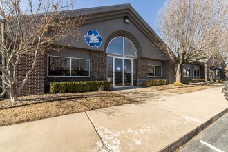 1700 SW Commerce Dr, Bentonville, AR for lease Building Photo- Image 1 of 3