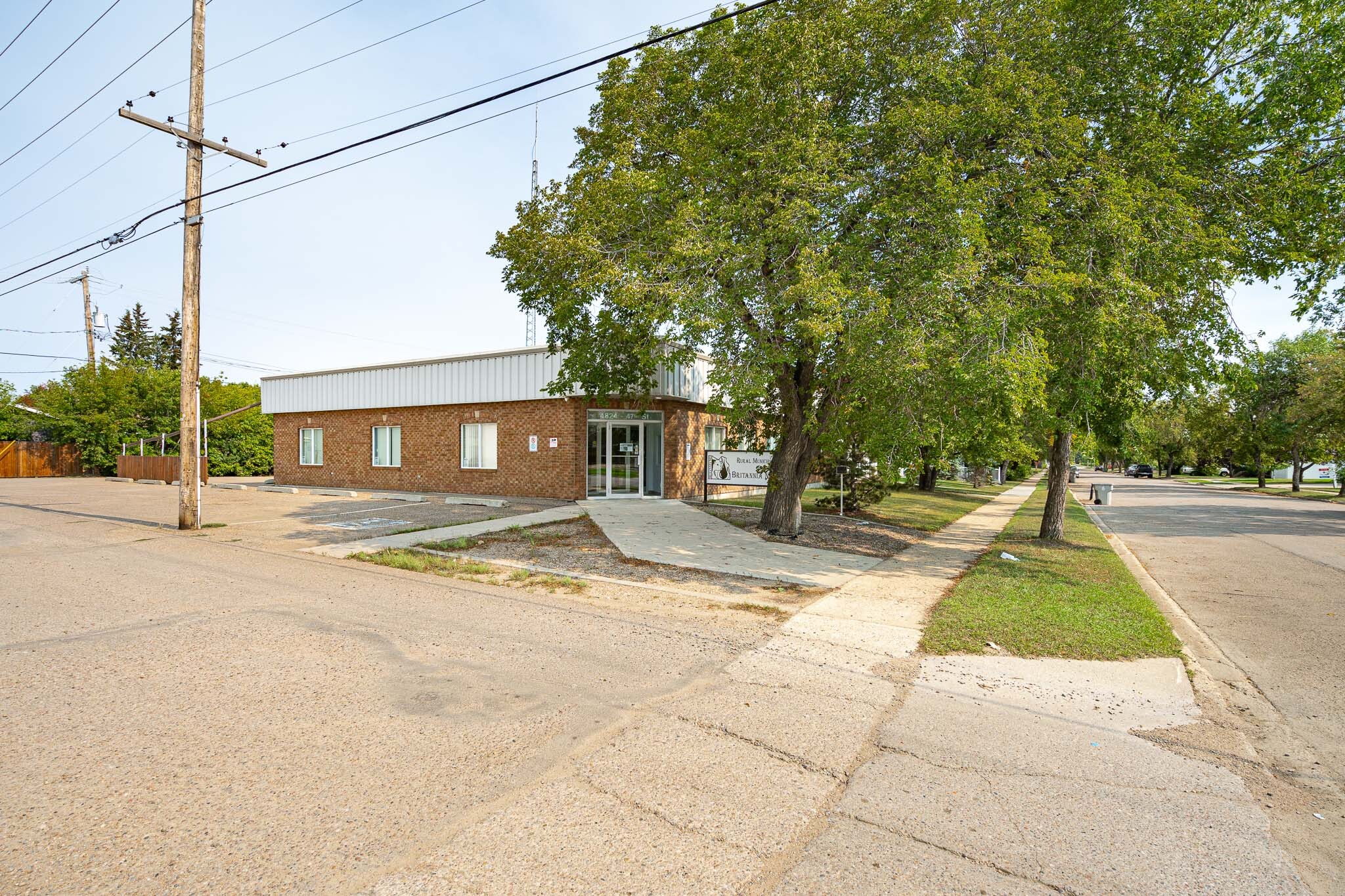 4824 47 St, Lloydminster, SK for sale Primary Photo- Image 1 of 32