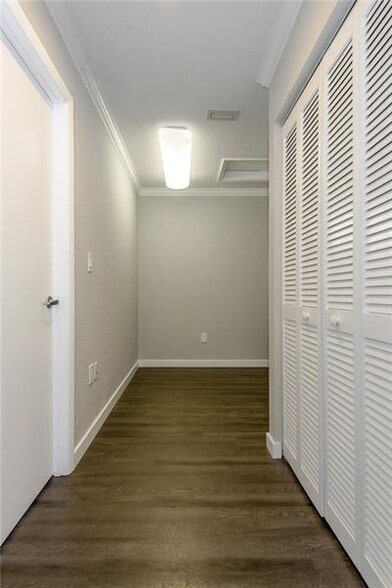 7737 N University Dr, Tamarac, FL for sale - Interior Photo - Image 2 of 21