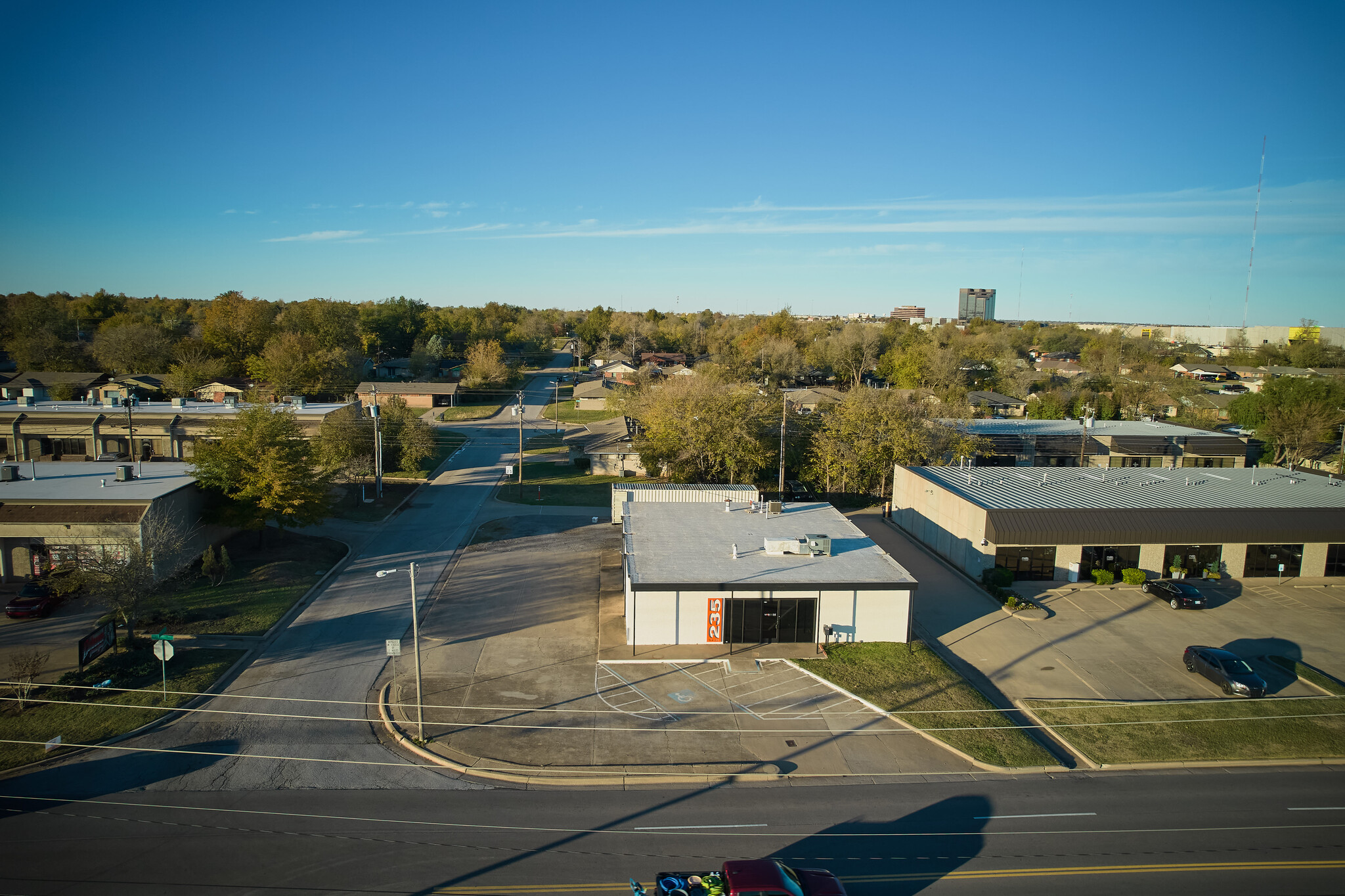 235 W Wilshire Blvd, Oklahoma City, OK for sale Building Photo- Image 1 of 31