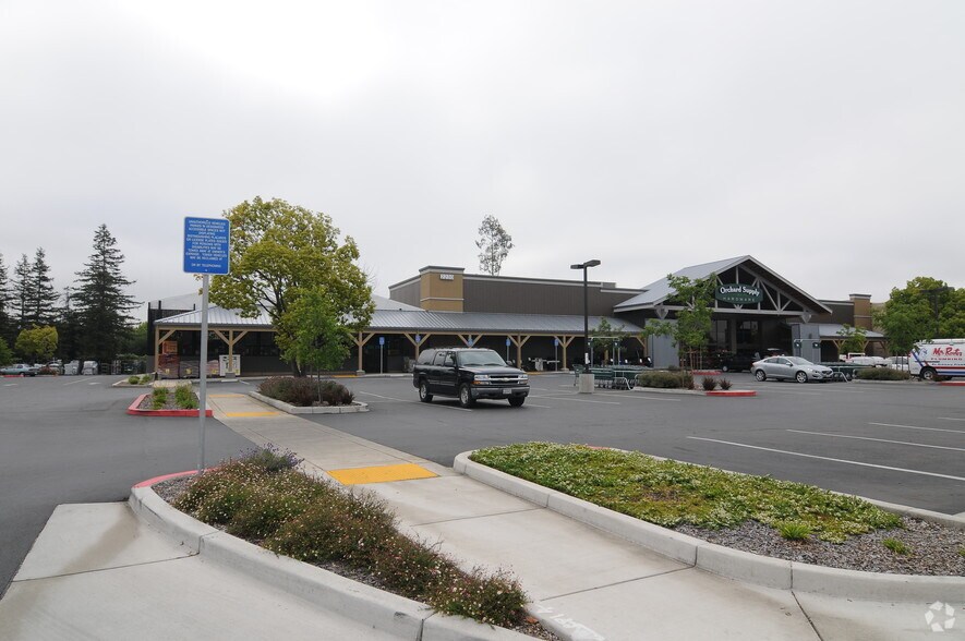 2230 Cleveland Ave, Santa Rosa, CA for lease - Primary Photo - Image 1 of 5
