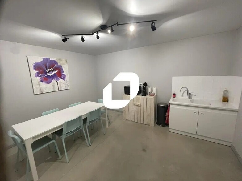 Retail in Cormontreuil for lease - Building Photo - Image 2 of 7