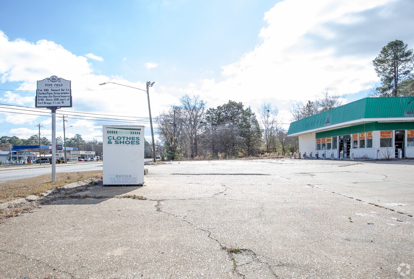 1543 1551 1561 1589 N. Bragg and 131 W Manchester blvd, Spring Lake, NC