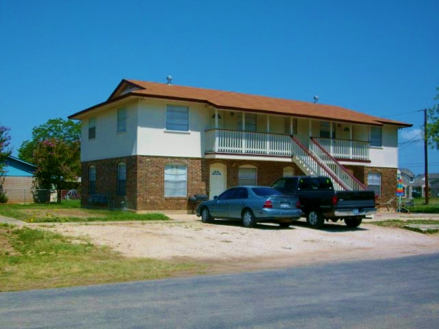 1400 Avenue W, Hondo, TX for sale Primary Photo- Image 1 of 4