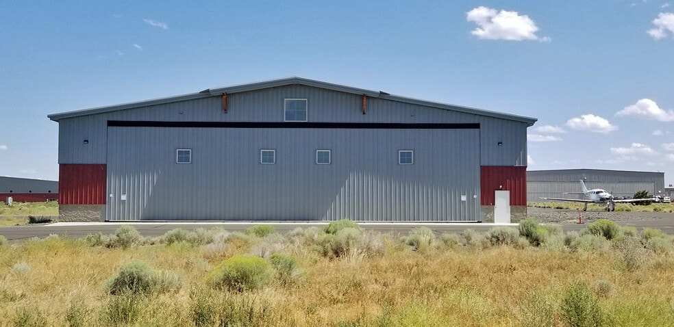 63205 Gibson Air Rd, Bend, OR for sale - Building Photo - Image 3 of 7