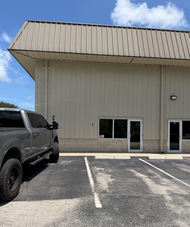 6566 Gator Drive, Sebastian, FL for lease Building Photo- Image 1 of 2