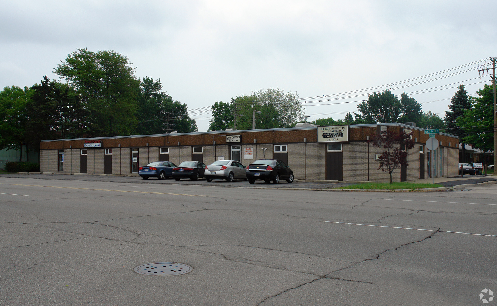 26085 W 6 Mile Rd, Redford, MI for lease Primary Photo- Image 1 of 3