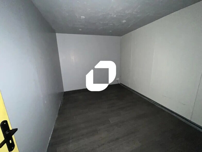 Flex in Sains-en-Gohelle for lease - Interior Photo - Image 3 of 13