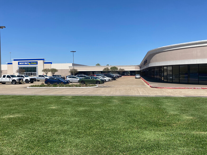 17776 State Highway 249, Houston, TX for lease - Building Photo - Image 1 of 4