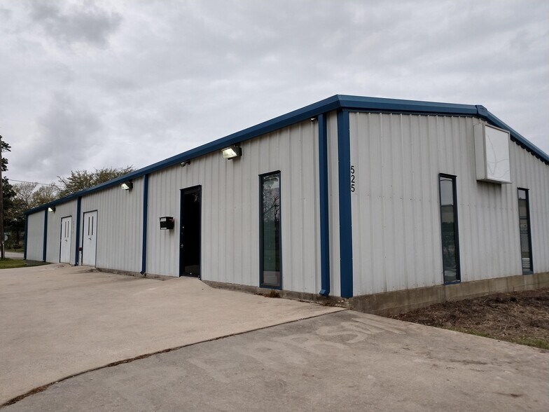 525 N Houston Ave, Humble, TX for sale - Primary Photo - Image 1 of 1