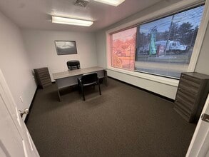 1761 Berlin Tpke, Wethersfield, CT for lease Interior Photo- Image 2 of 13