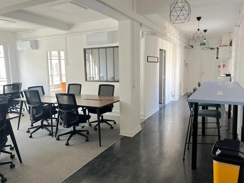 Office in Paris for lease - Building Photo - Image 3 of 8
