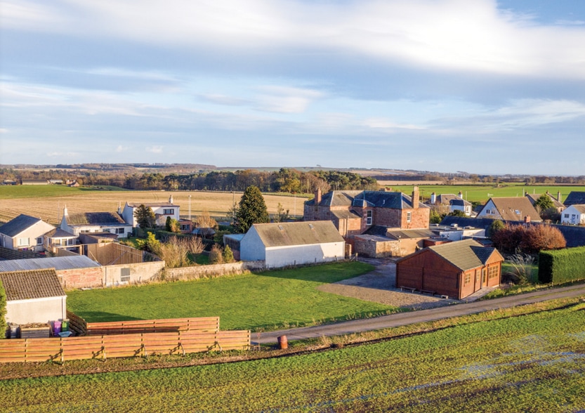 Colliston Inn, Arbroath for sale - Primary Photo - Image 1 of 1