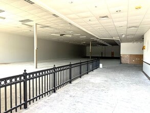 1245 Germantown Pky, Cordova, TN for lease Interior Photo- Image 2 of 5