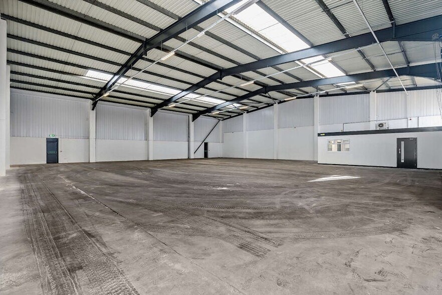 Textilose Rd, Manchester for lease - Building Photo - Image 3 of 36