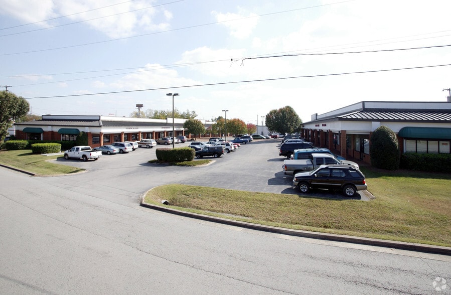 110 Glancy St, Goodlettsville, TN for lease - Building Photo - Image 3 of 14