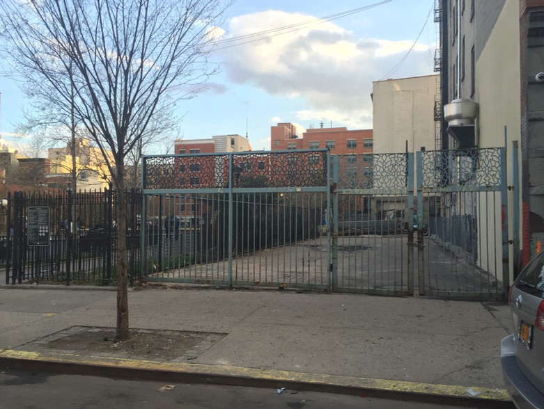 148 E 123rd St, New York, NY for lease - Primary Photo - Image 1 of 1