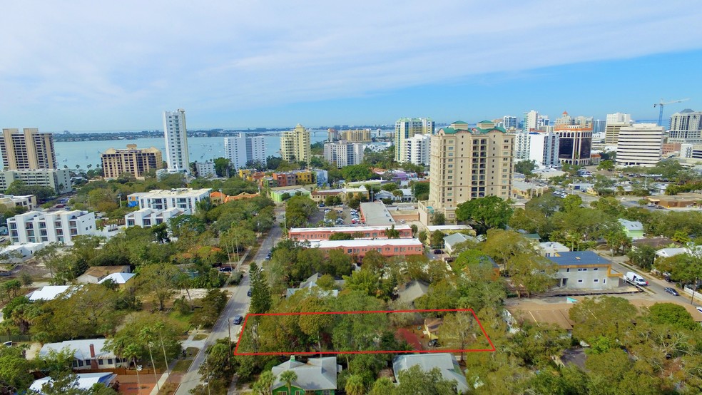 1669 Oak St, Sarasota, FL for sale - Aerial - Image 1 of 1