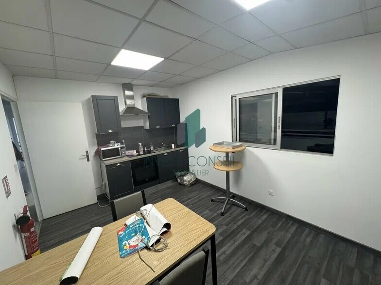 Flex in Méry-sur-Oise for lease - Building Photo - Image 3 of 8