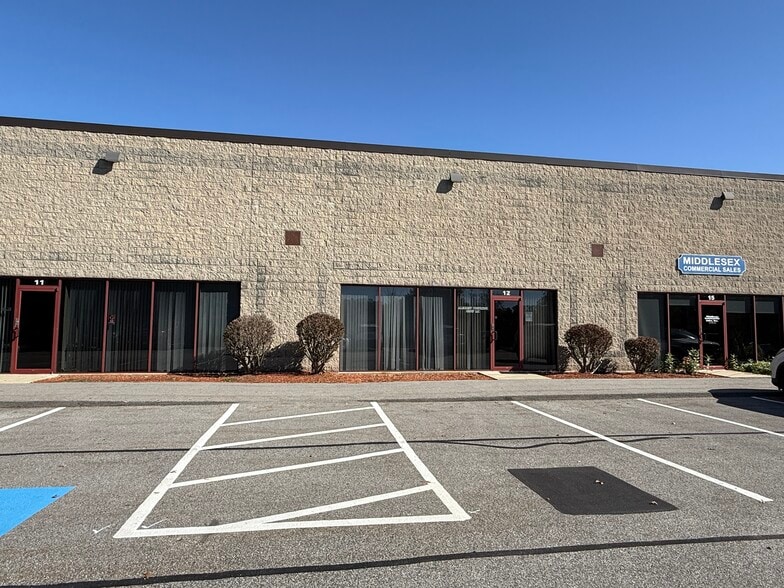 100 Business Park Dr, Tyngsborough, MA for lease - Building Photo - Image 3 of 10