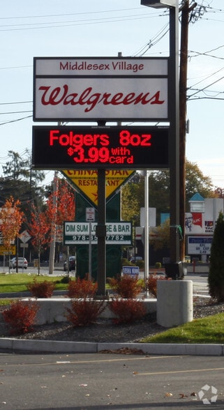 1765 Middlesex St, Lowell, MA for lease - Building Photo - Image 2 of 10