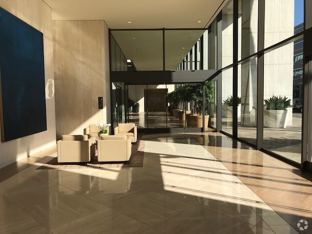 11111 Santa Monica Blvd, Los Angeles, CA for lease - Lobby - Image 2 of 5