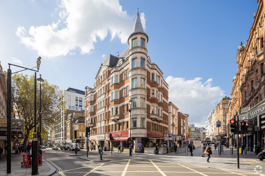 39-41 Charing Cross Rd, London for lease - Primary Photo - Image 1 of 3