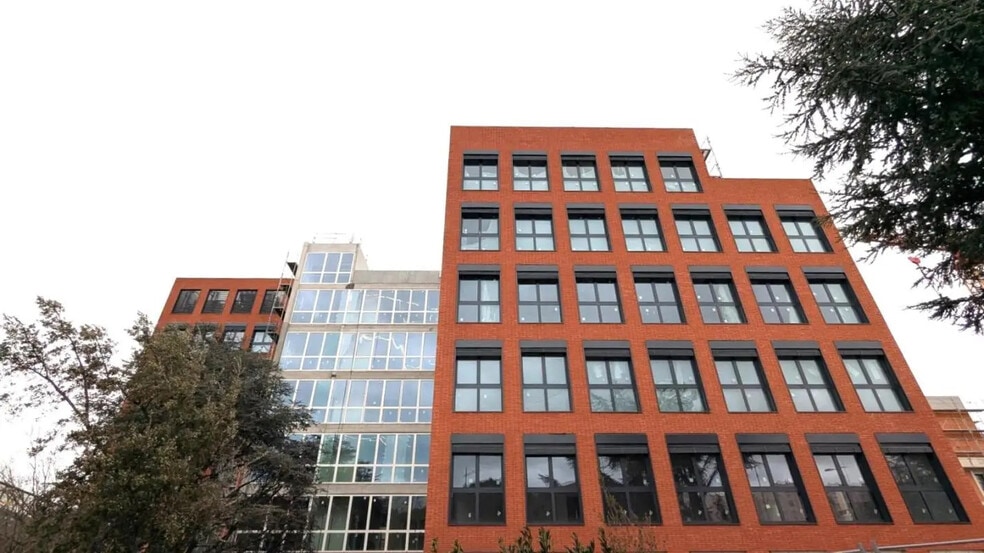 Office in Toulouse for lease - Building Photo - Image 3 of 8