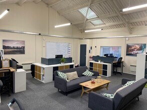 Ashampstead Cmn, Reading for lease Interior Photo- Image 1 of 4