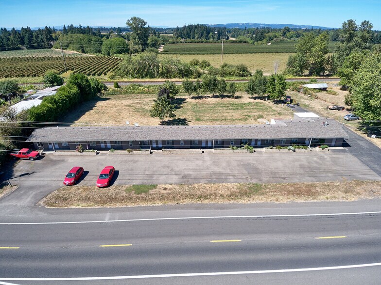 19107 Highway 99 E, Hubbard, OR for sale - Building Photo - Image 1 of 1