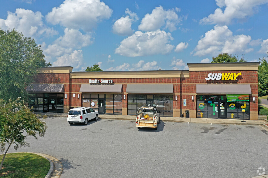 6770-6782 River Center Dr, Clemmons, NC for lease - Primary Photo - Image 1 of 20